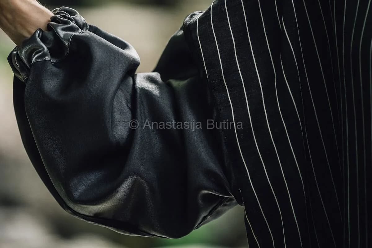 Women's fashion portrait — London editorial detail